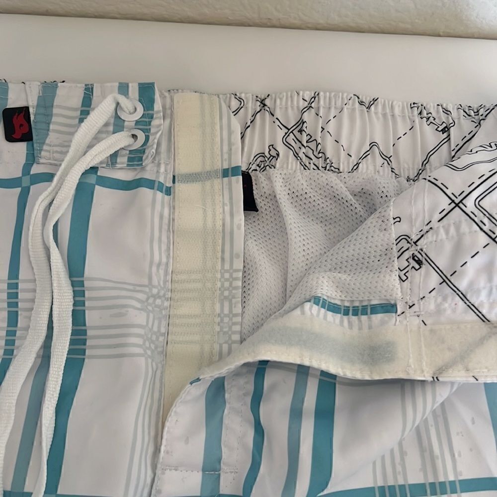 Men's Hawk Swim Trunks - Size Large - Picture 4 of 5